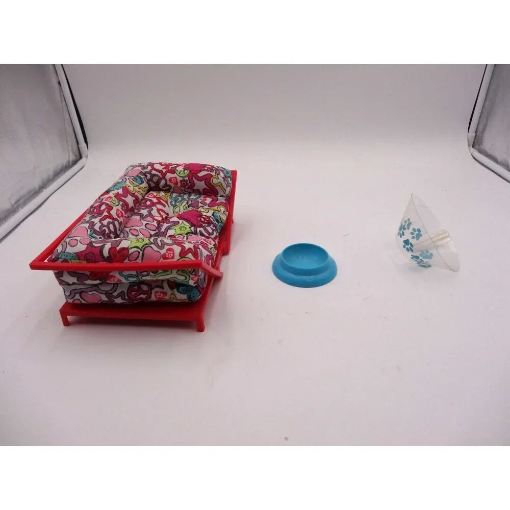 American Girl Doll Funky Pet Bed Truly Me Red Frame multi color‎ bed Cone Dish